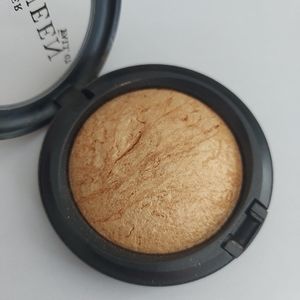 MAC mineralize skinfinish new vegas